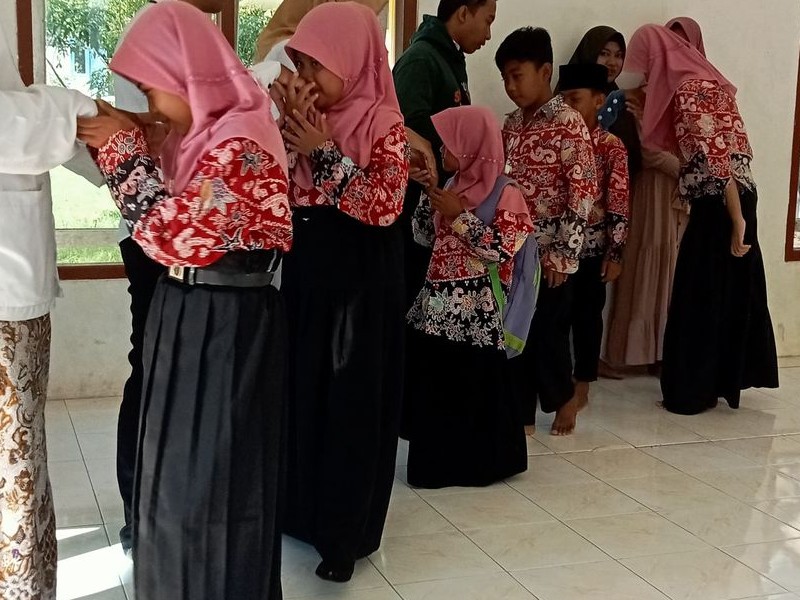 HALAL BIHALAL GURU DAN SISWA SD ISLAM ULIL ALBAB